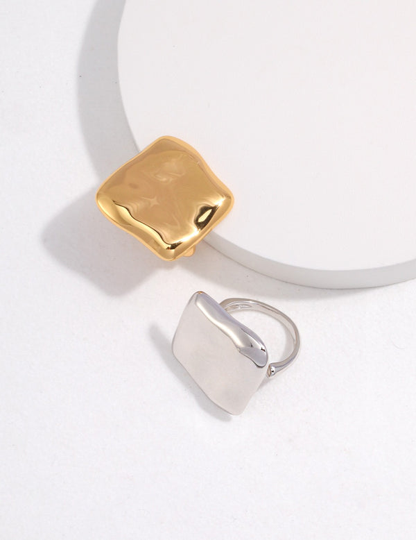 Exaggerated minimalist ring