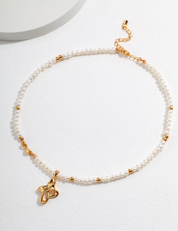 Simplified Pearl Neck