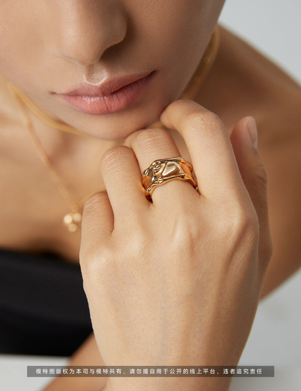 Wide -faced ring